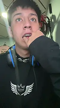 Stiven 017 online show from February 2026 01:37:02 AM