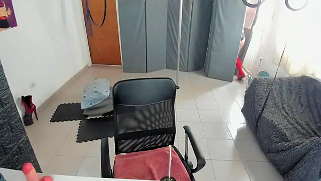 Snapshot of jessiburningheels chatting on February 2025 11:10:01 AM jessiburningheels online show from February 2025 11:10:01 AM