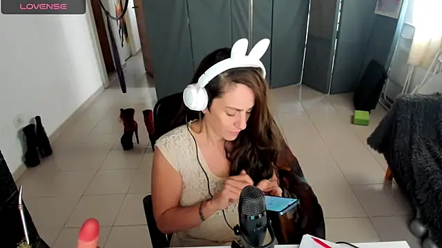 Snapshot of jessiburningheels chatting on February 2025 01:22:02 PM jessiburningheels online show from February 2025 01:22:02 PM