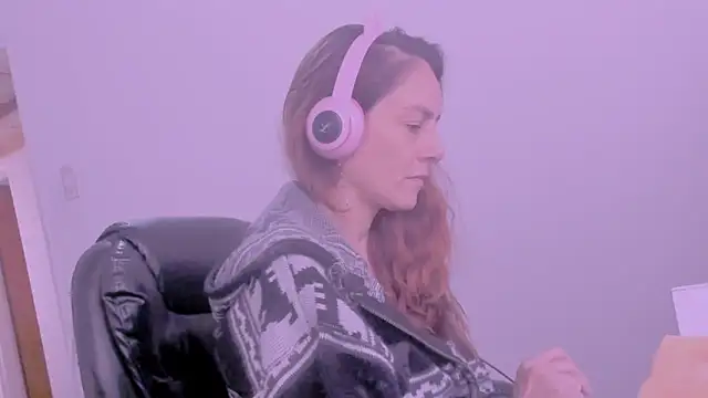 jessiburningheels online show from April 2026 11:39:02 AM