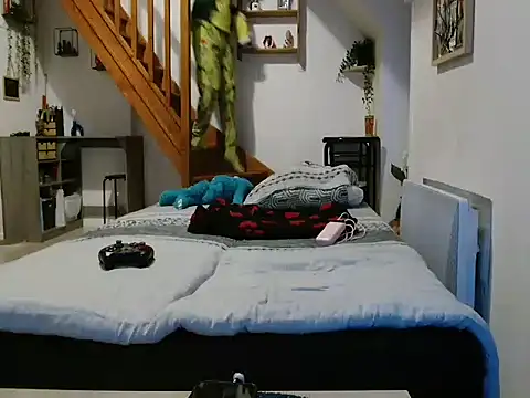 Snapshot of Lauzo21 chatting on November 2025 06:35:01 AM Lauzo21 online show from November 2025 06:35:01 AM