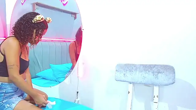 Snapshot of minimi_naty chatting on December 2024 07:22:01 PM minimi naty online show from December 2024 07:22:01 PM