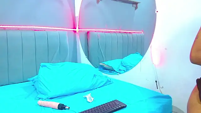 Snapshot of minimi_naty chatting on December 2024 10:21:02 PM minimi naty online show from December 2024 10:21:02 PM