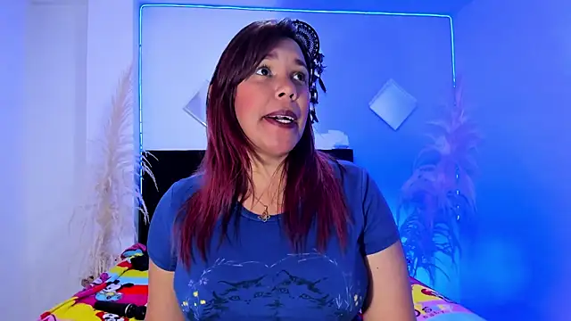 Snapshot of Hannahoney_ chatting on January 2025 07:07:01 PM Hannahoney online show from January 2025 07:07:01 PM