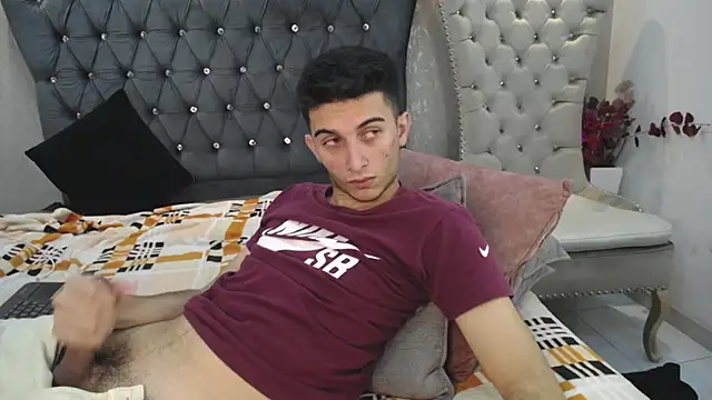 MrWilliseo online show from February 2025 11:01:01 PM