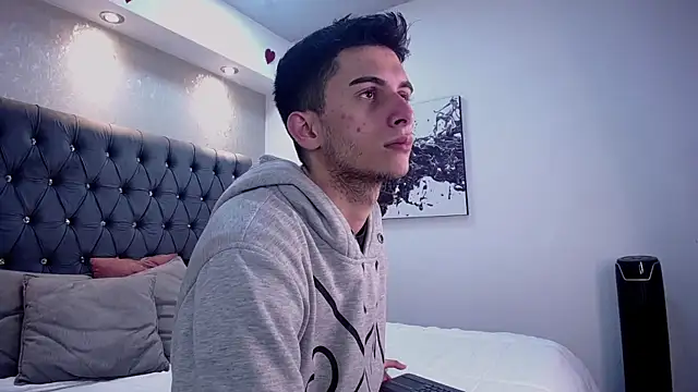 MrWilliseo online show from March 2025 07:38:01 PM