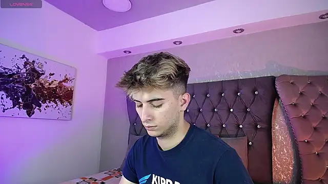 MrWilliseo online show from September 2025 07:47:02 PM