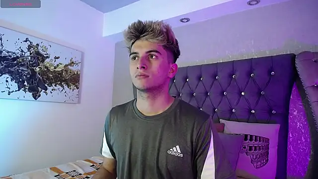 MrWilliseo online show from September 2025 08:20:02 PM