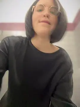 meow girl online show from December 2024 01:12:01 PM