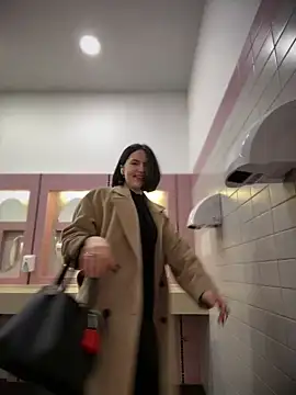 meow girl online show from December 2024 04:25:02 PM