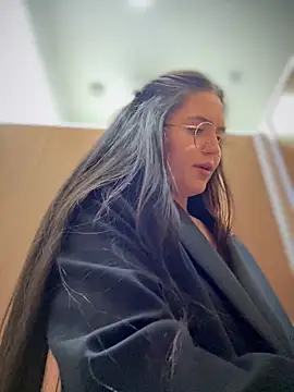 meow girl online show from September 2025 11:01:01 AM