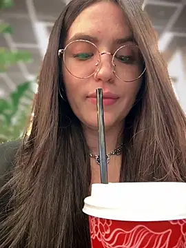 meow girl online show from September 2025 10:05:02 AM