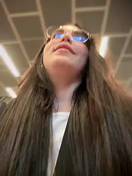 meow girl online show from September 2025 11:01:02 AM