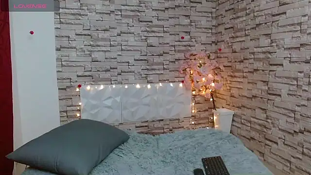 Snapshot of Vanse_lust chatting on February 2025 12:20:02 AM Vanse lust online show from February 2025 12:20:02 AM