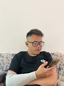 lixiaoshuai8 online show from March 2025 04:43:02 AM