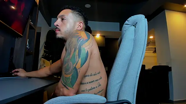 Maximo Marcelo online show from April 2026 12:39:01 AM