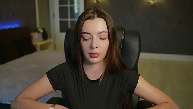 Snapshot of DinaCandy chatting on March 2026 08:17:01 AM DinaCandy online show from March 2026 08:17:01 AM