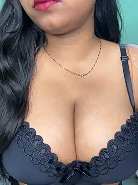 Snapshot of Ishaani_0 chatting on May 2026 06:24:02 PM Ishaani 0 online show from May 2026 06:24:02 PM