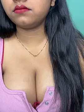 Snapshot of Ishaani_0 chatting on May 2026 07:43:01 PM Ishaani 0 online show from May 2026 07:43:01 PM
