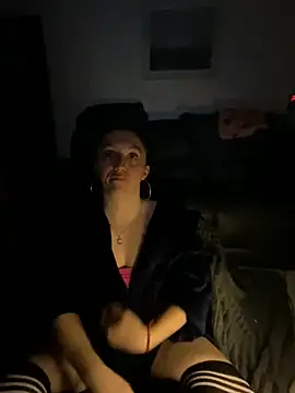 Snapshot of Stoner_BarbieXX chatting on May 2026 08:58:02 PM Stoner BarbieXX online show from May 2026 08:58:02 PM