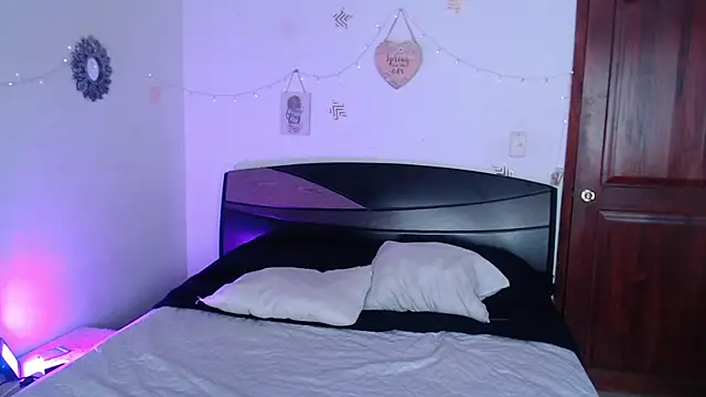 anhiahoney02 online show from February 2025 02:05:01 PM