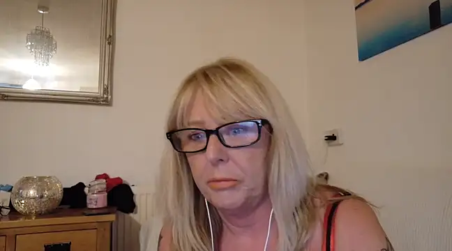 Snapshot of Miss-Cx chatting on February 2025 05:19:02 PM Miss-Cx online show from February 2025 05:19:02 PM