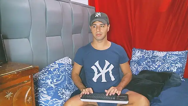 beautiful james online show from December 2024 12:19:02 AM