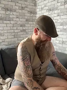 Snapshot of Ice_mannHH chatting on December 2024 10:28:02 PM Ice mannHH online show from December 2024 10:28:02 PM