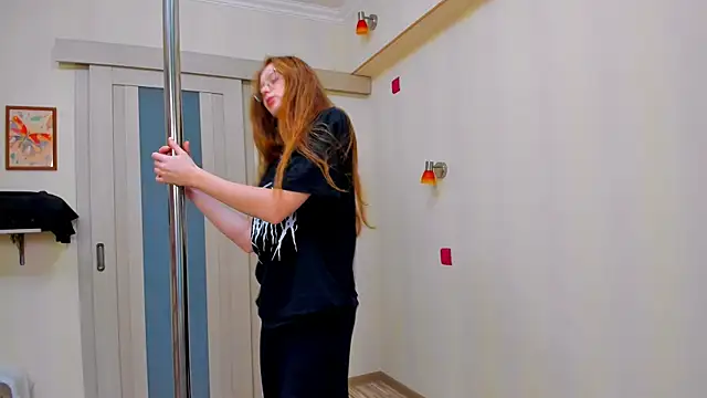 Fire Luna online show from November 2025 05:31:01 AM