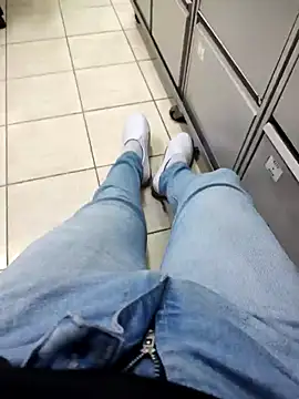 gatmoreno1 online show from October 2025 02:26:02 PM