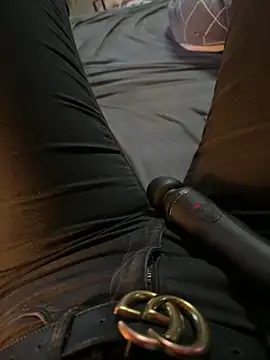 Snapshot of Ana-05 chatting on March 2025 05:18:01 PM Ana-05 online show from March 2025 05:18:01 PM