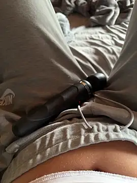 Snapshot of Ana-05 chatting on October 2025 10:12:02 AM Ana-05 online show from October 2025 10:12:02 AM