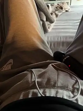 Snapshot of Ana-05 chatting on October 2025 10:04:01 AM Ana-05 online show from October 2025 10:04:01 AM