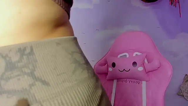 Snapshot of carolayrosse chatting on February 2025 02:20:01 AM carolayrosse online show from February 2025 02:20:01 AM