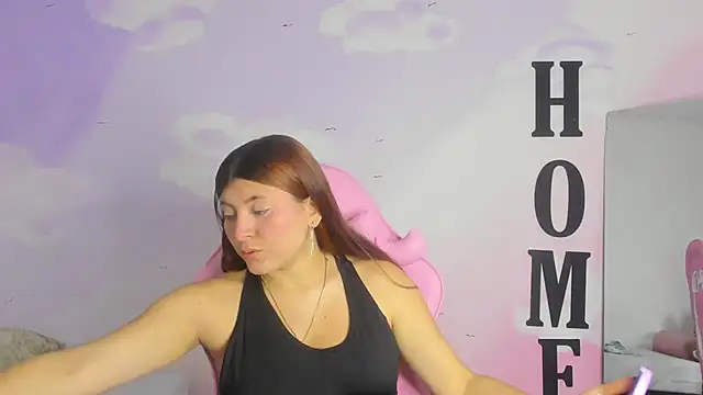 Snapshot of carolayrosse chatting on March 2025 02:57:02 AM carolayrosse online show from March 2025 02:57:02 AM