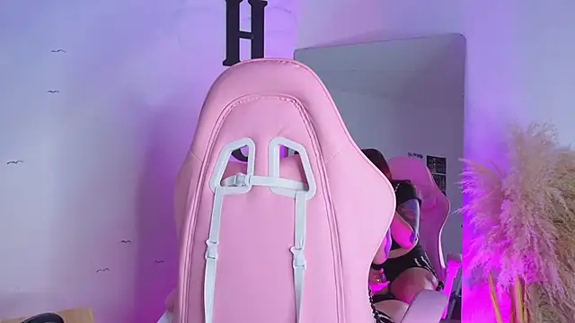 Snapshot of carolayrosse chatting on September 2025 03:50:01 AM carolayrosse online show from September 2025 03:50:01 AM