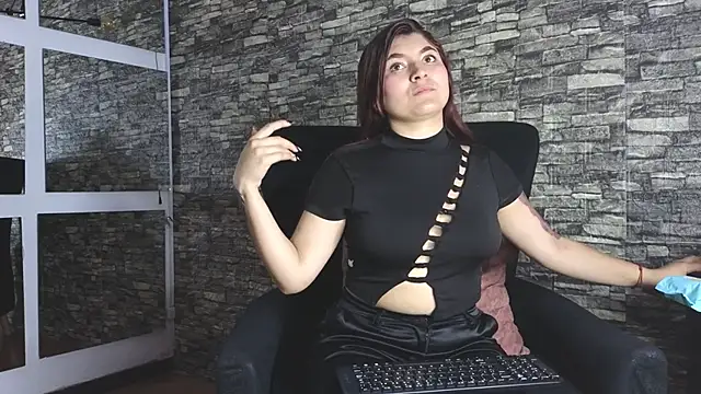 Snapshot of carolayrosse chatting on October 2025 04:17:01 PM carolayrosse online show from October 2025 04:17:01 PM