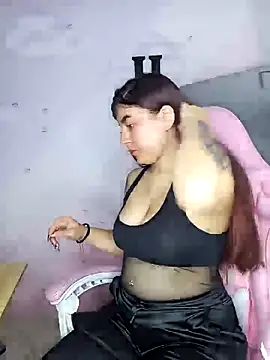 Snapshot of carolayrosse chatting on October 2025 03:14:01 AM carolayrosse online show from October 2025 03:14:01 AM