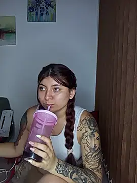 Snapshot of carolayrosse chatting on November 2025 03:38:01 AM carolayrosse online show from November 2025 03:38:01 AM