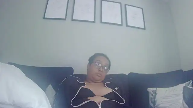 Snapshot of vanilla_chocolate23 chatting on June 2026 02:33:01 PM vanilla chocolate23 online show from June 2026 02:33:01 PM