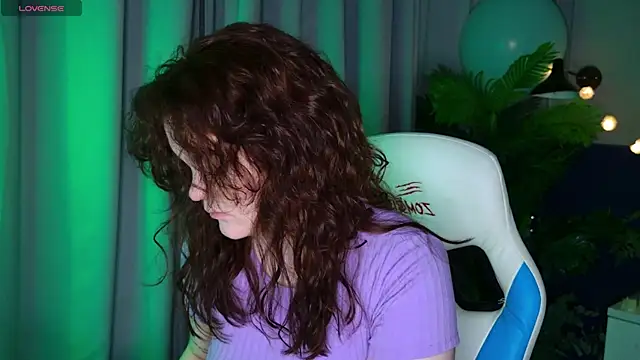 EnnySunrise online show from November 2025 06:52:01 PM