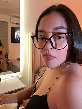 kenndall 21 online show from October 2025 01:24:02 AM