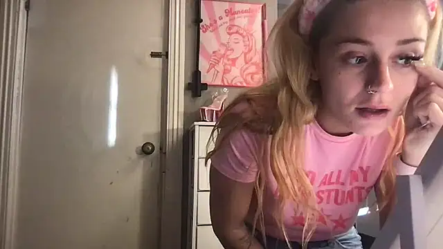 Snapshot of lexybabyxo chatting on January 2026 01:24:02 PM lexybabyxo online show from January 2026 01:24:02 PM