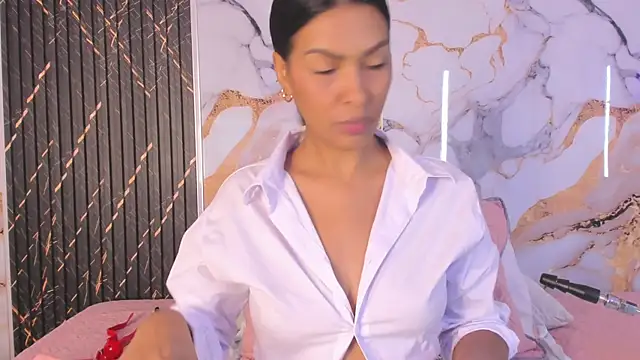 Alyson-a online show from April 2026 01:05:02 PM