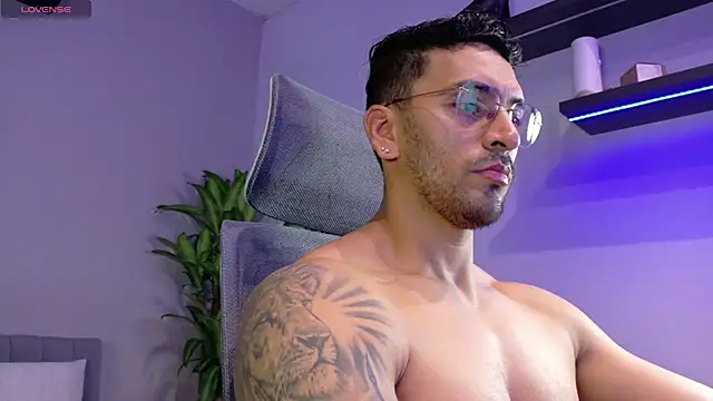 Snapshot of tony_muscle chatting on June 2026 07:07:02 PM tony muscle online show from June 2026 07:07:02 PM