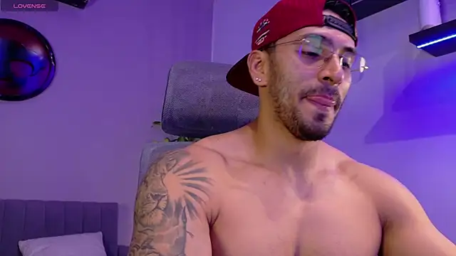 Snapshot of tony_muscle chatting on June 2026 07:04:01 PM tony muscle online show from June 2026 07:04:01 PM