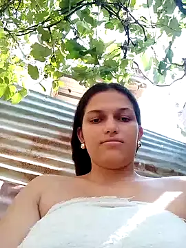 Snapshot of girl_milk1 chatting on February 2025 07:49:01 PM girl milk1 online show from February 2025 07:49:01 PM