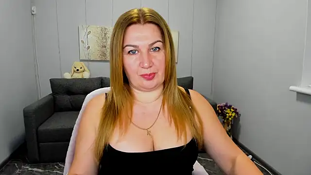 Snapshot of Lili_Crossi chatting on January 2025 06:43:02 AM Lili Crossi online show from January 2025 06:43:02 AM