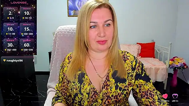 Snapshot of Lili_Crossi chatting on March 2025 06:49:01 AM Lili Crossi online show from March 2025 06:49:01 AM