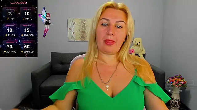 Snapshot of Lili_Crossi chatting on September 2025 05:41:01 AM Lili Crossi online show from September 2025 05:41:01 AM